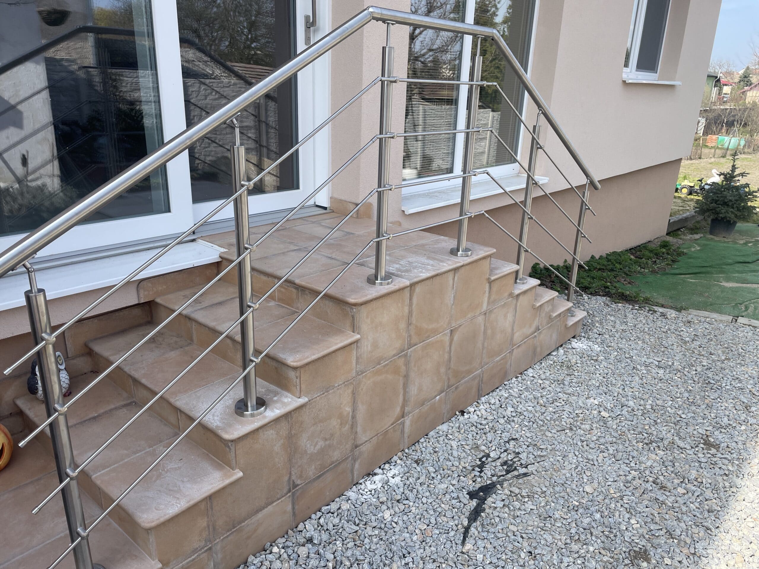 Nerezové zábradlie na schody